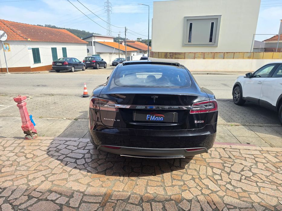Tesla Model S P90D465784420131164164