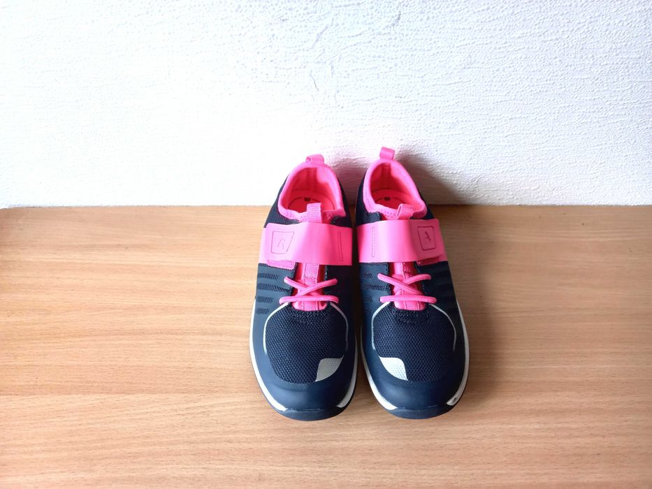Чудові кросівки Clarks 34 р. устілка 22,5 см.