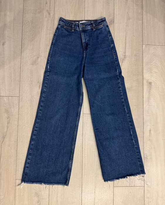 Прямі джинси, фірми Mango