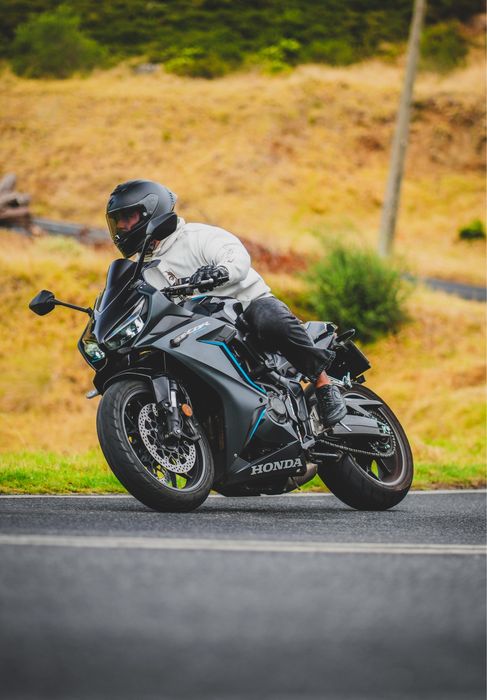 Honda CBR650R — Excelente Estado