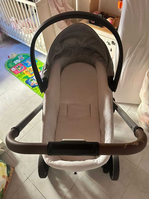 Carrinho Chicco best friend trio com alcofa e ovo