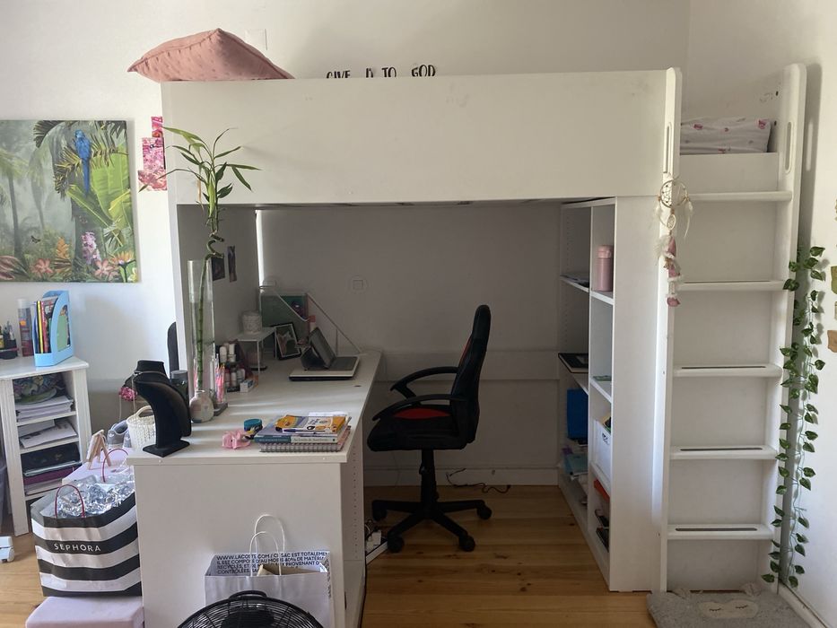 Beliche, com colchao(com secretaria incluida)