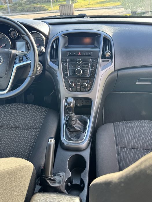 Opel Astra de 2012 — photo 2