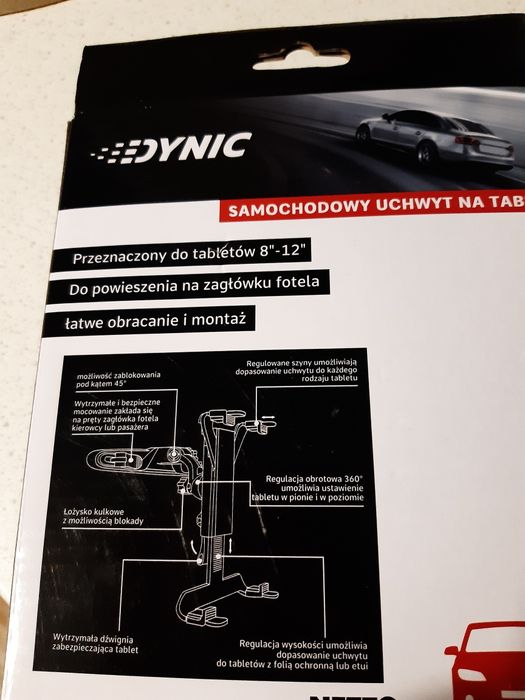 Samochodowy uchwyt na tablet Dynic.