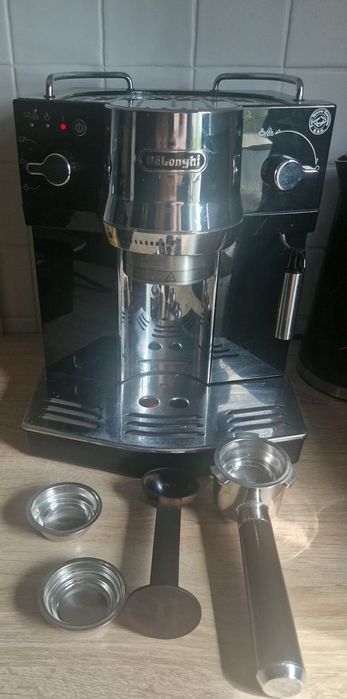 ekspres kolbowy delonghi ec820b