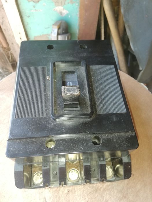 Продам Трехфазный автоматический выключатель