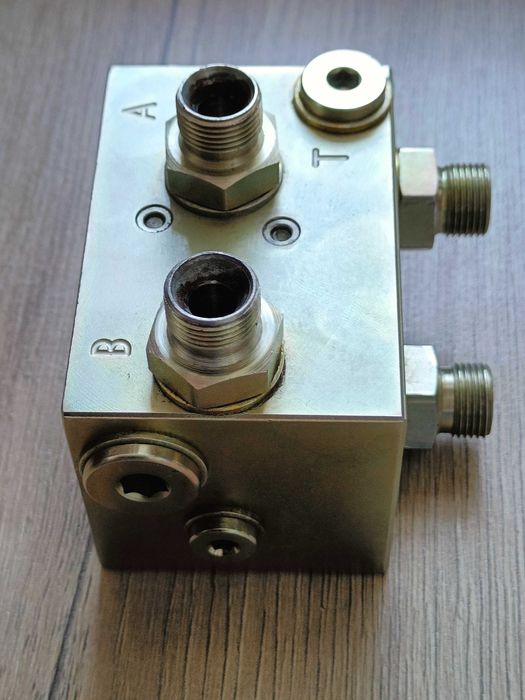 Kolekcja Kv KK012740 oryginał KV