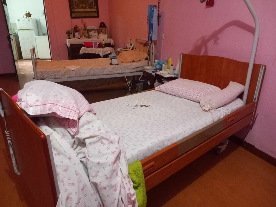 Cama Hospitalar Elétrica - Praticamente Nova