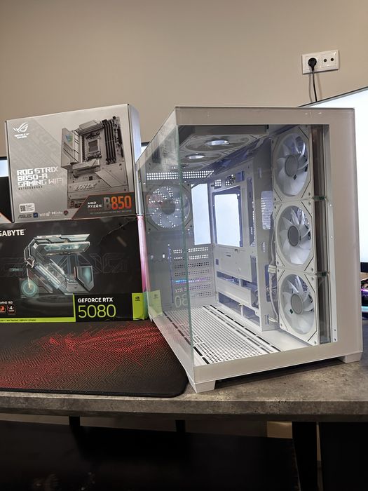 PC ULTRA GAMING RTX 5080 16GB - Ryzen 7 9800X3D