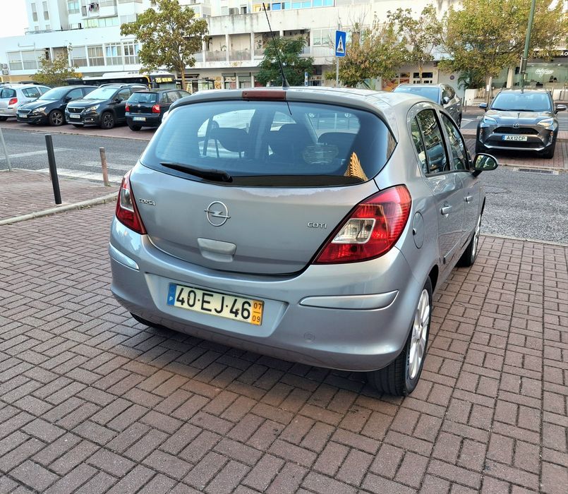 Opel Corsa D 1.3CDTi C/AC Nacional 07