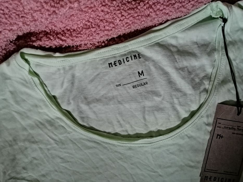 MEDiCiNE bluzka koszulka t-shirt Z surowymi brzegami 100% BAWEŁNA nowa