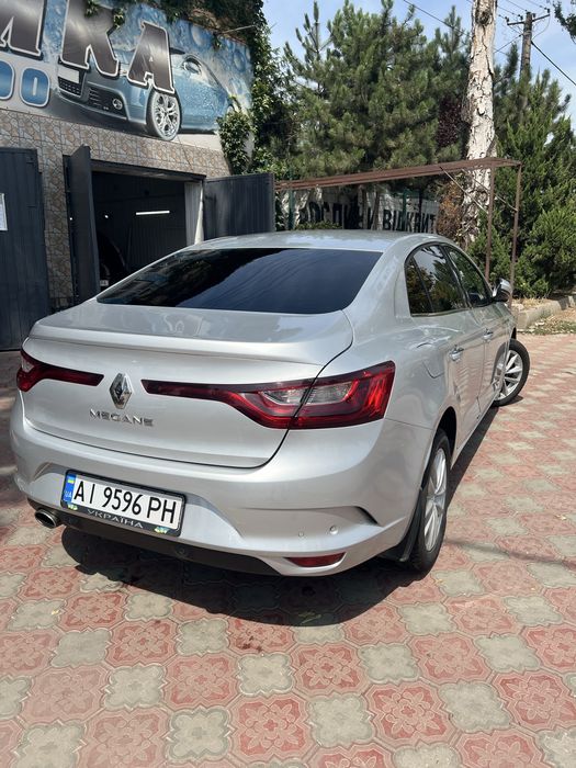 Офіційний  Renault Megane  4 2016