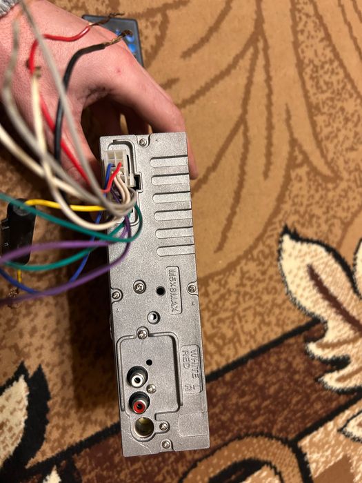 Продам магнітолу