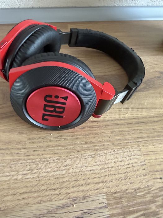 Sluchawki bezprzewpdowe JBL E50BT