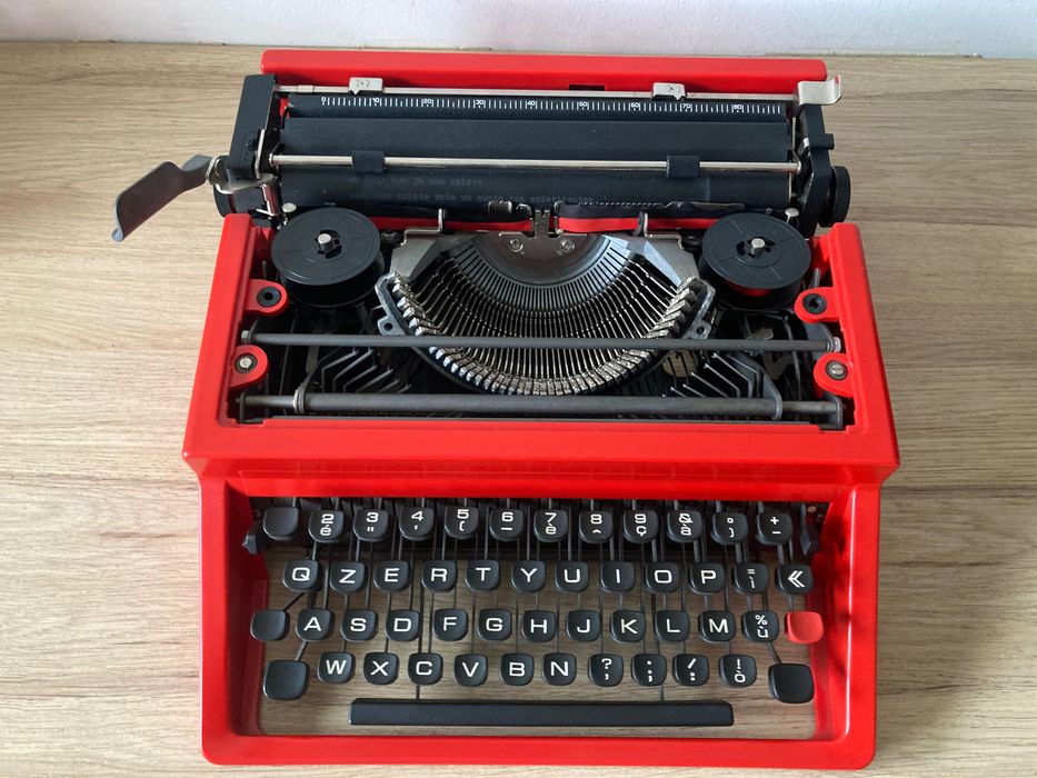Máquina de escrever  **  Olivetti Class