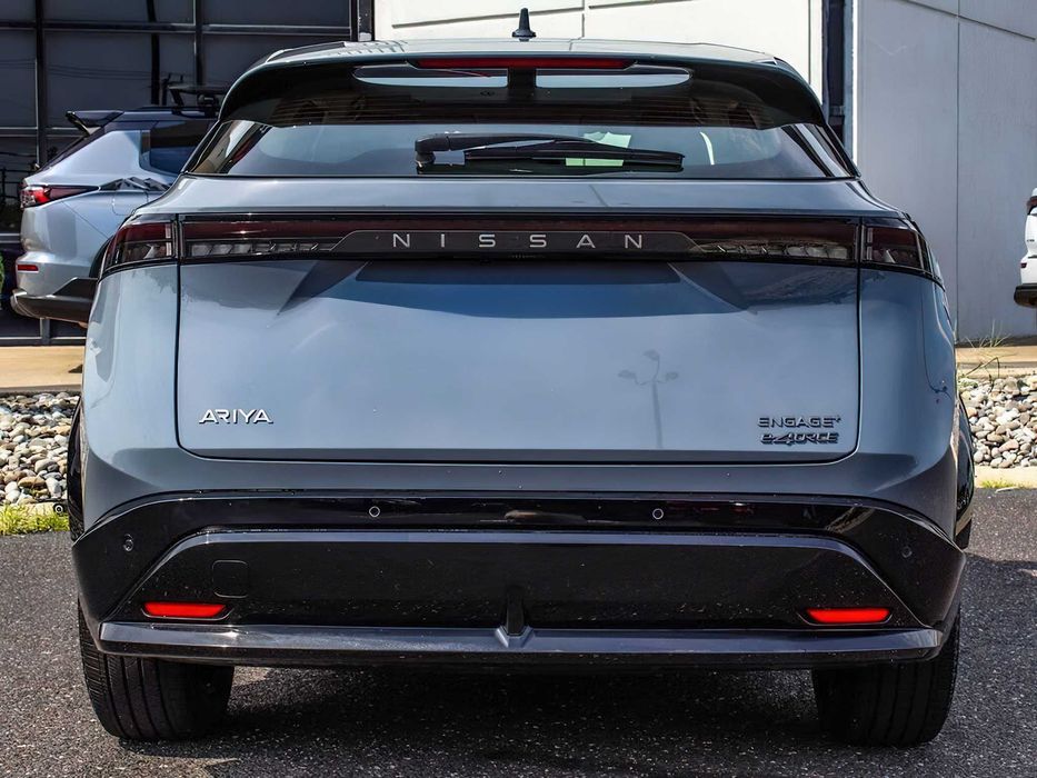 Nissan Ariya      2023
