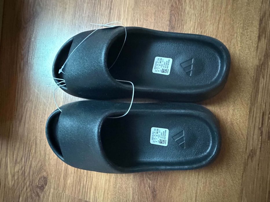 klapki yezy slide