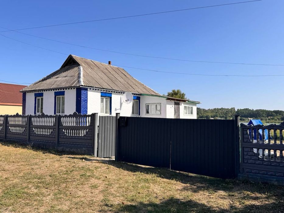 Продаж будинку на півострові в с. Єрчики, 69 м², ділянка 25 соток, з власним прямим виходом до річки «Унава»