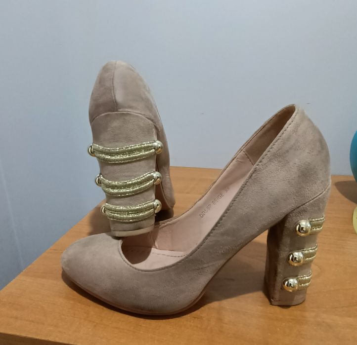 Buty, czółenka damskie na słupku