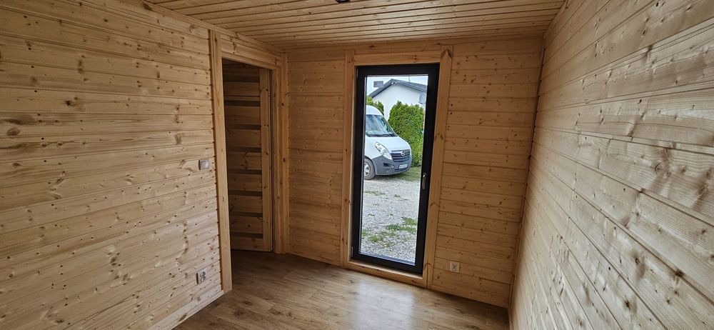 Domek drewniany ocieplony 8x3.2m gotowy do zamieszkania