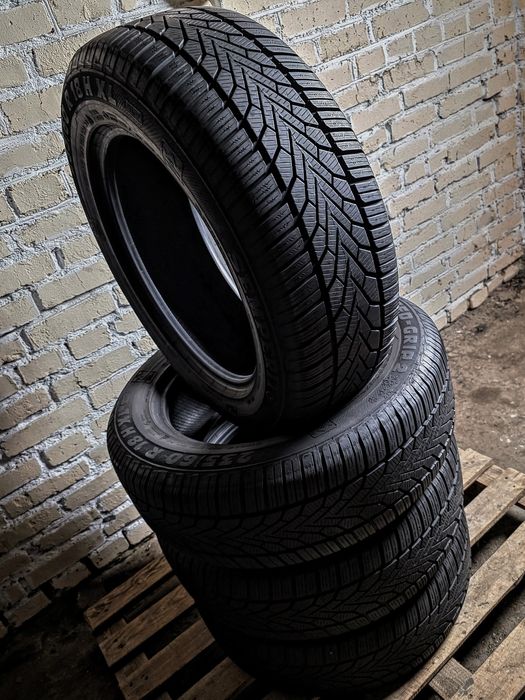 Зимові 235/60r18 Semperit | 2024 | 7mm | Made in Czech Republic | Преміум шини | Комплект / 4шт | Ідеальний стан, без пошкоджень, без ремонтів | 4шт