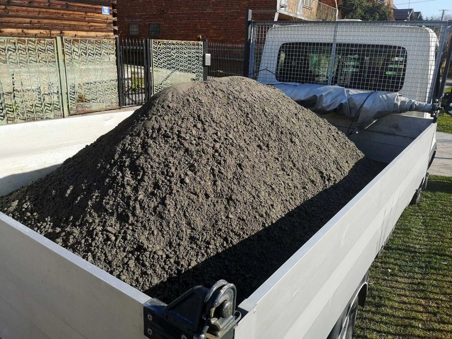 Beton półsuchy podsypka piaskowo-cementowa zaprawa półsucha transport