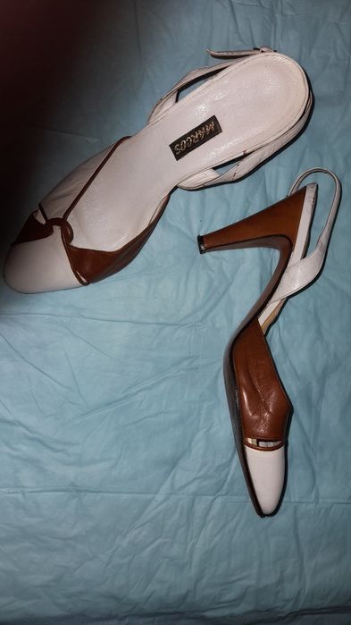 Eleganckie buty skórzane, biało-brązowe.