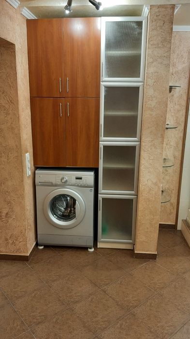 Здам свою 3 ёх комнатную  квартиру с гаражём
