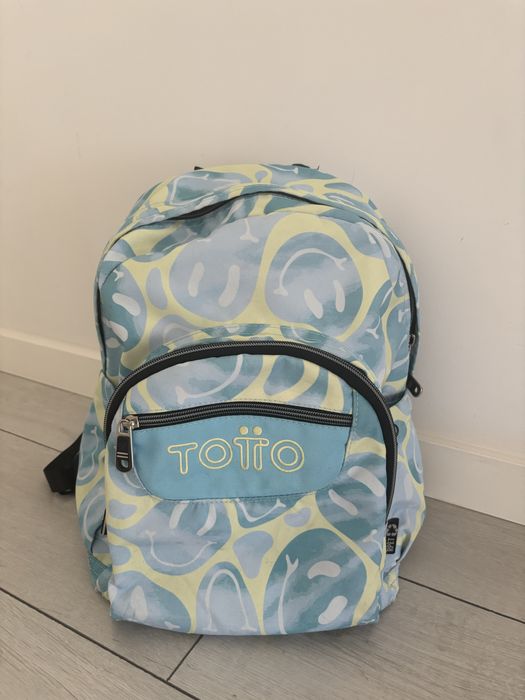 Mochila marca Totto