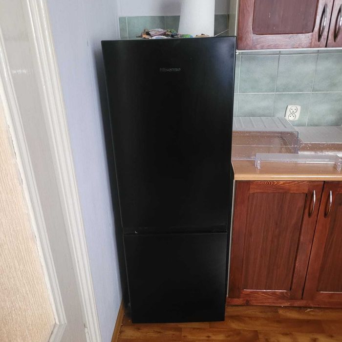 czarna 3 letnia lodówka