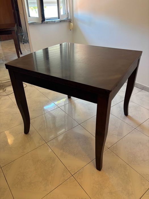 Mesa de Jantar extensível em madeira maciça (1,80x0,90) até 8 pessoas