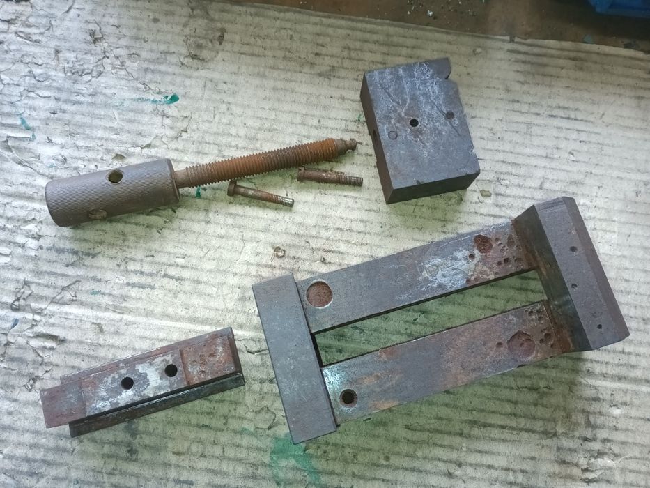 Тиски 80мм стальні під реставрацію