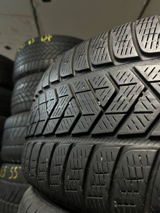 Комплект зимової гуми 235/55/18 Pirelli