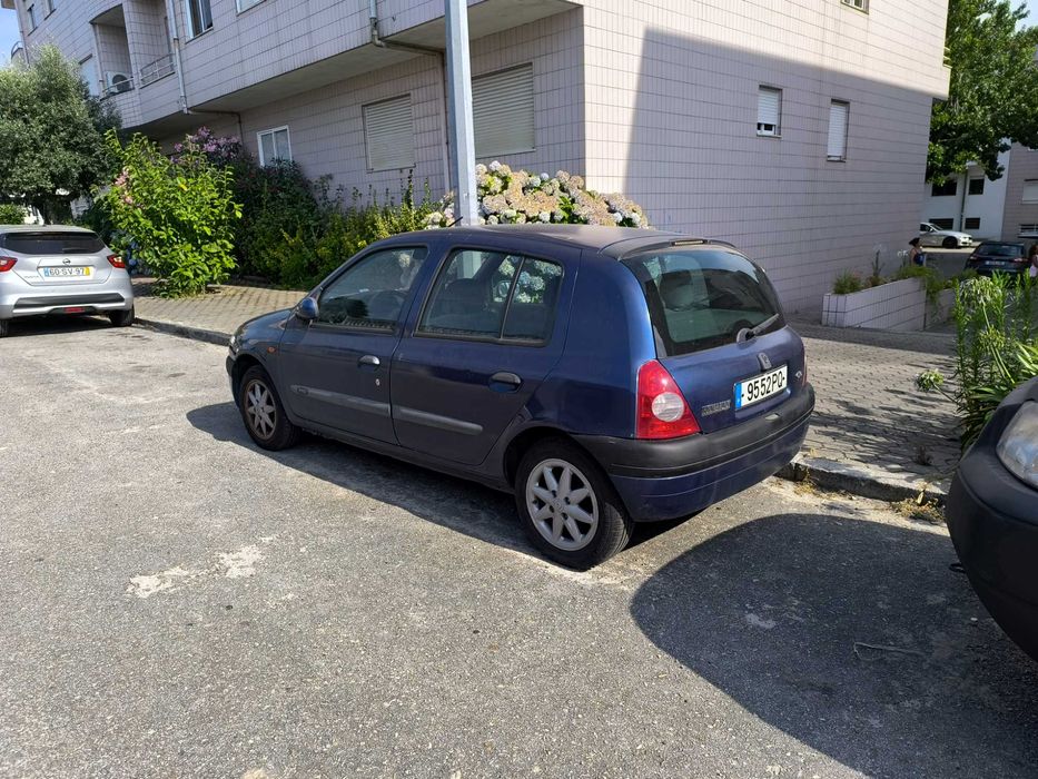 Renault Clio 1.2cc azul