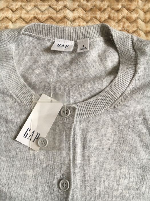 Новий светр GAP