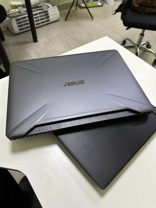 ASUS TUF Gaming (Ryzen 7 / 16GB / RTX 2060)