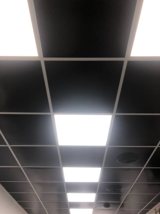 Монтаж подвесного потолка Армстронг.