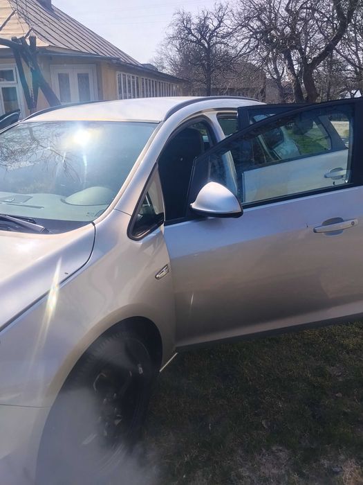 OPEL Astra j універсал