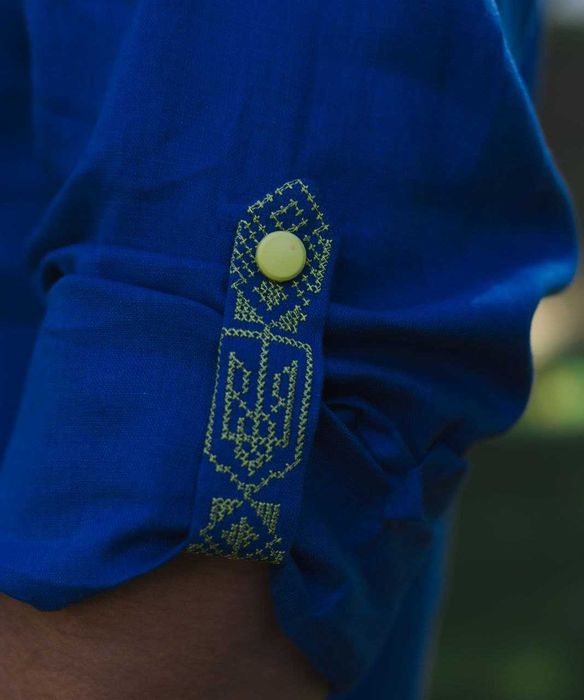 Вишиванка чоловіча з гербом України