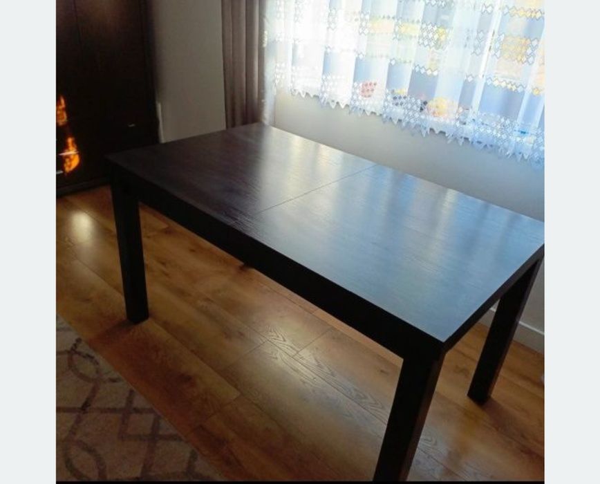 Duży rozkładany stół do kuchni lub salonu