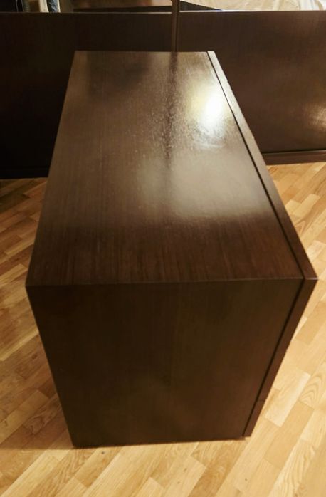 Cómoda e esoelho Wengue novo