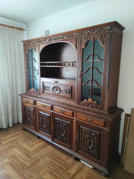 Móvel de Sala Classico com Mesa e 6 Cadeiras