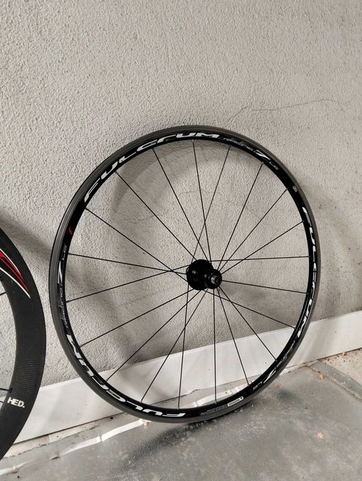 Tenho para venda rodas em carbono