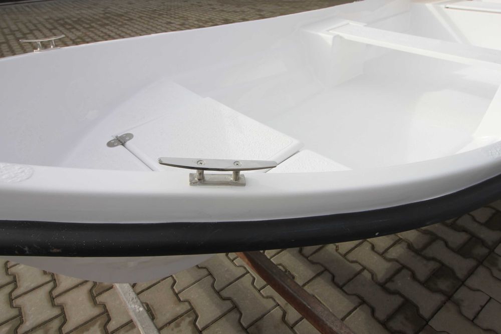 Łódka motorowa wiosłowa