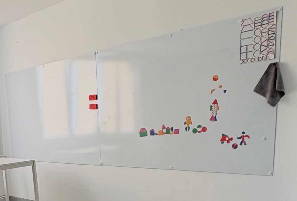 TABLICA suchościeralna magnetyczna bezramowa 120 x 180 ( 2 sztuki) - prawie nowe