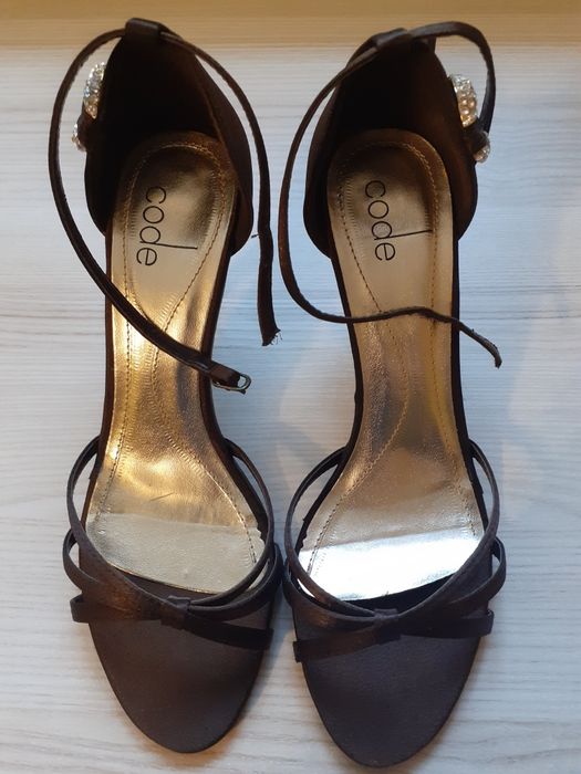 Nowe, eleganckie sandały na szpilce rozm. 38
