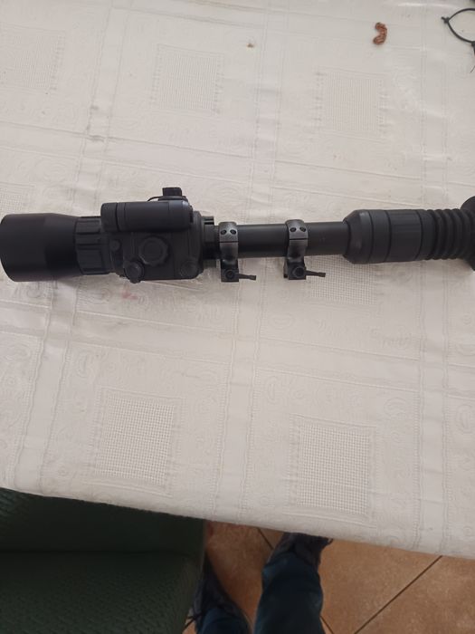 Mira visão noturna e diurna.