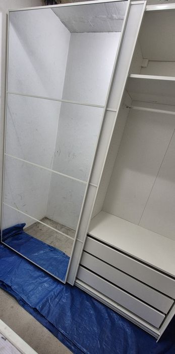 Ropeiro IKEA Branco.