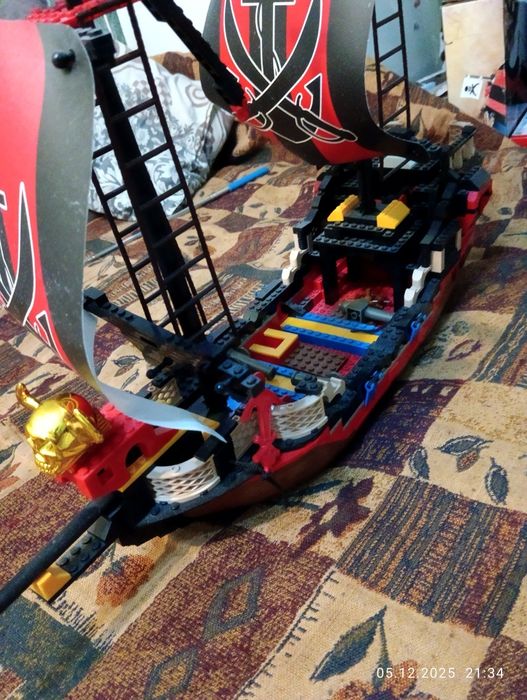 Лего піратський корабль