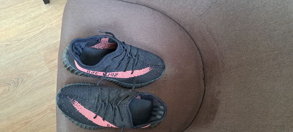 Adidas Yeezy Boost 350 v2